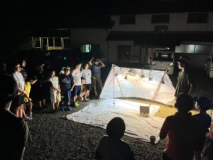 『里山守研究所』が主催した、子どもたちが白川の自然を満喫する「まごまご里山留学」の様子