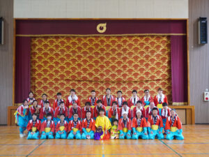 杵振り踊りの踊り手で撮った集合写真