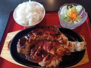 『鉄板とり焼き定食』