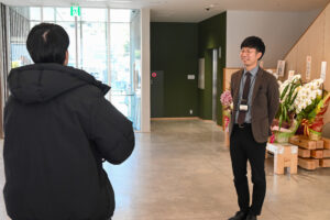 出迎えてくれた佐伯さん