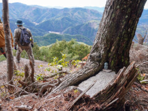 山頂付近にある3つ目の地蔵