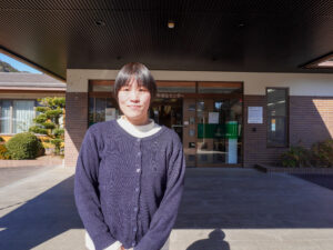 笹本さんのバストアップ写真