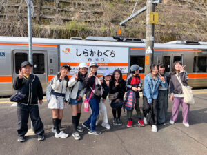 白川口駅で撮影した集合写真