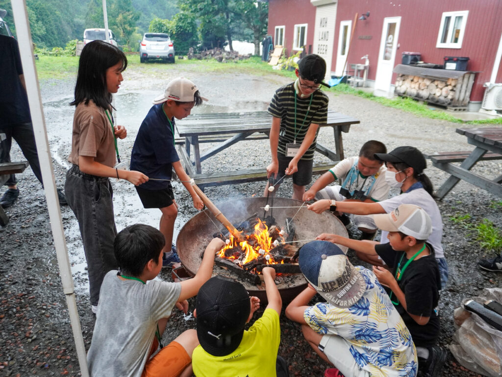 BBQを楽しむ様子